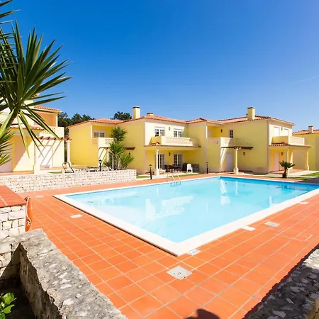 Pool Breeze 3 Apartment Amoreira (Leiria)