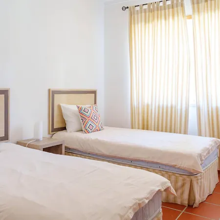 Pool Breeze 3 * Amoreira (Leiria)